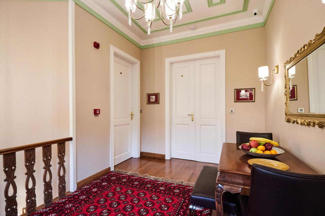 Отель White Palace Old Boutique 5*