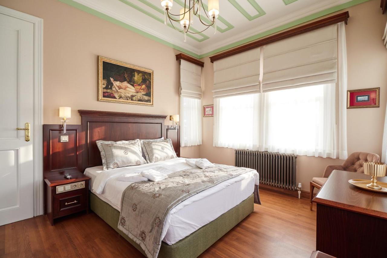 Отель White Palace Old Boutique 5*