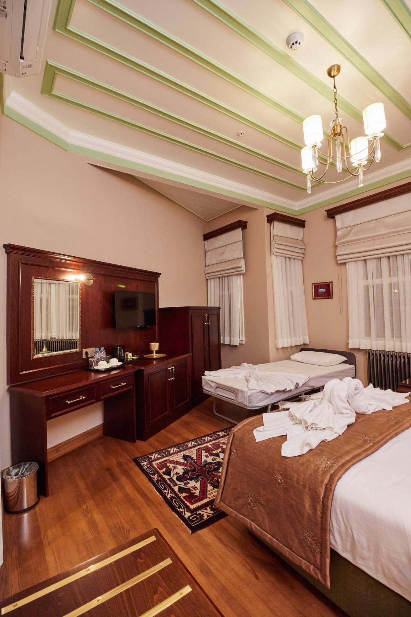 Отель White Palace Old Boutique