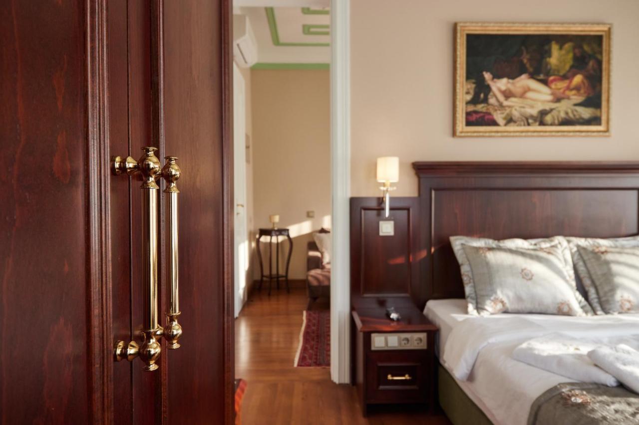 Отель White Palace Old Boutique 5*
